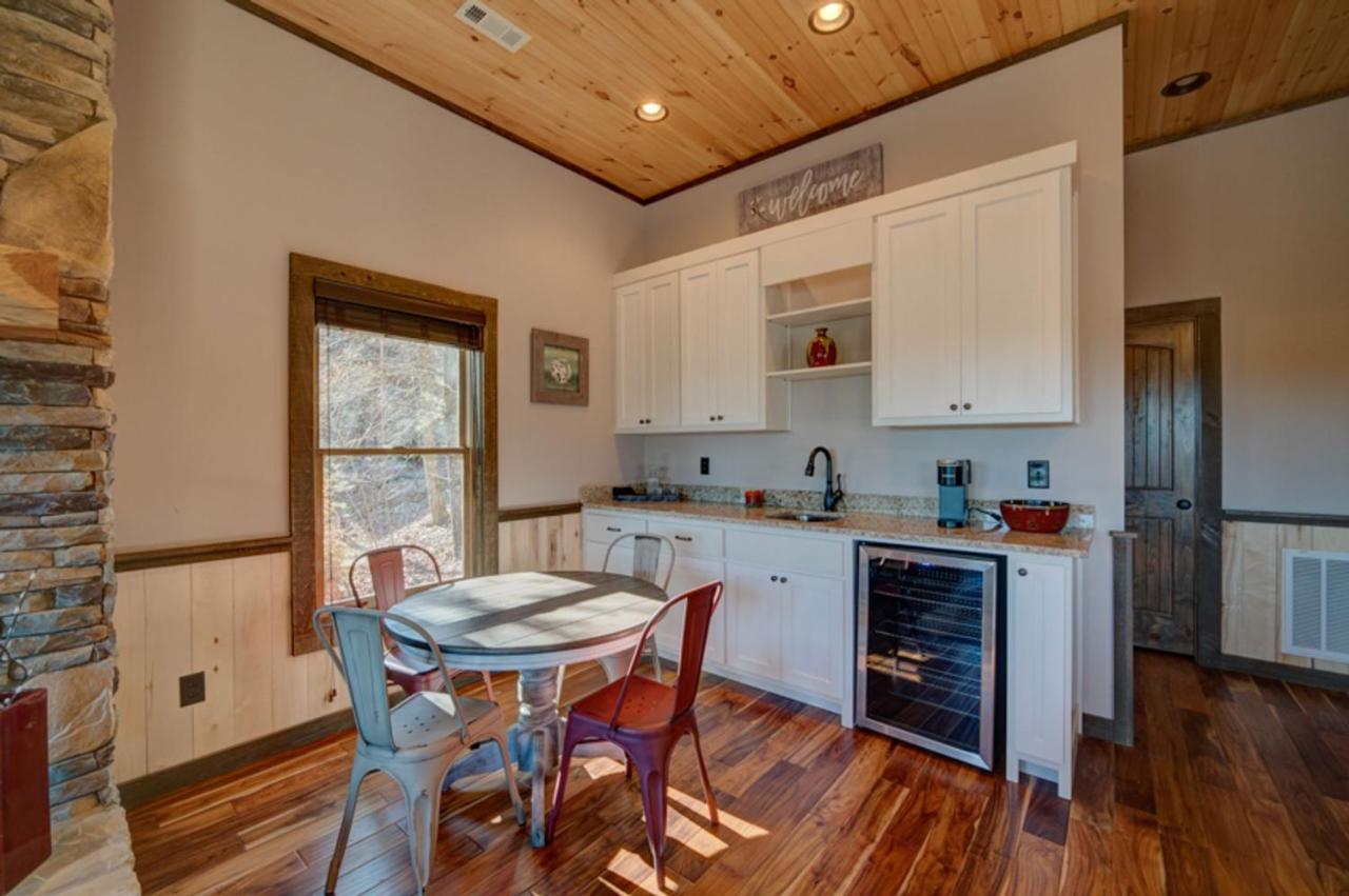 Bear Claw Cabin Blue Ridge Exterior photo